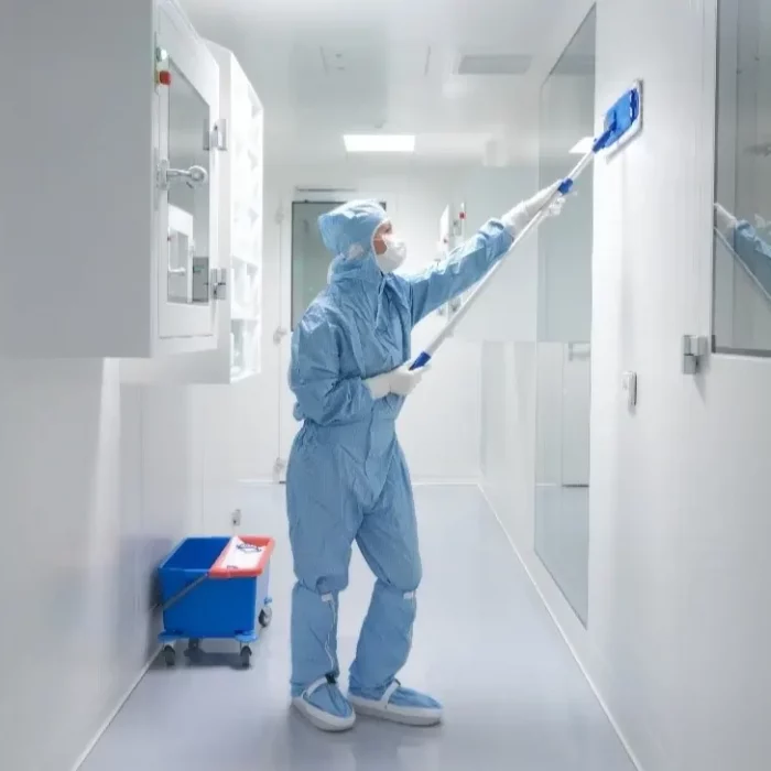 Reinraumraumreinigung